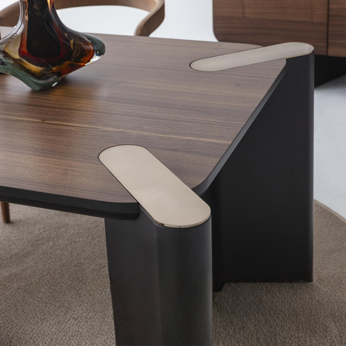 Luxury Dining Table, Valmonte