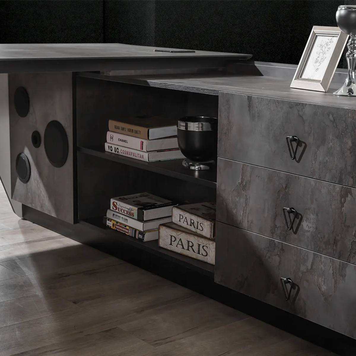 Executive Desk, Alfa Iron