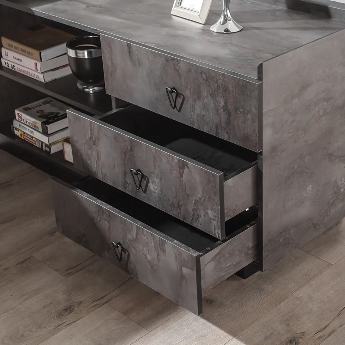 Executive Desk, Alfa Iron