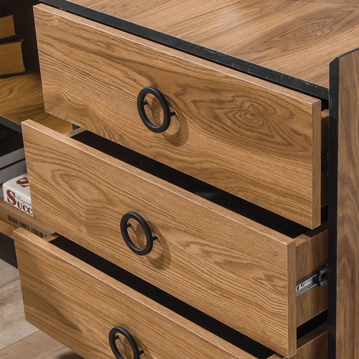 Executive Desk, Alfa Ud