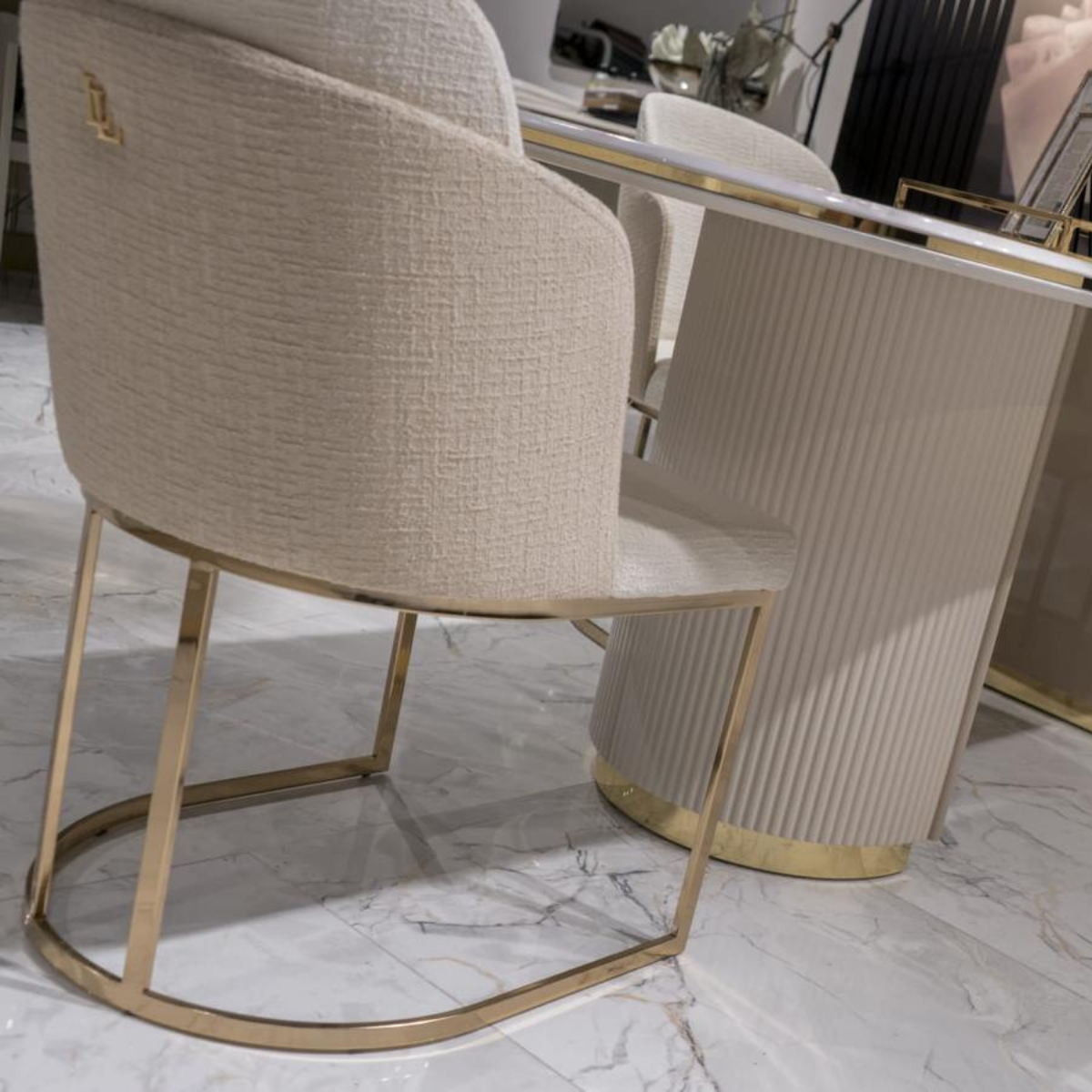 Luxury Dining Table, Electra